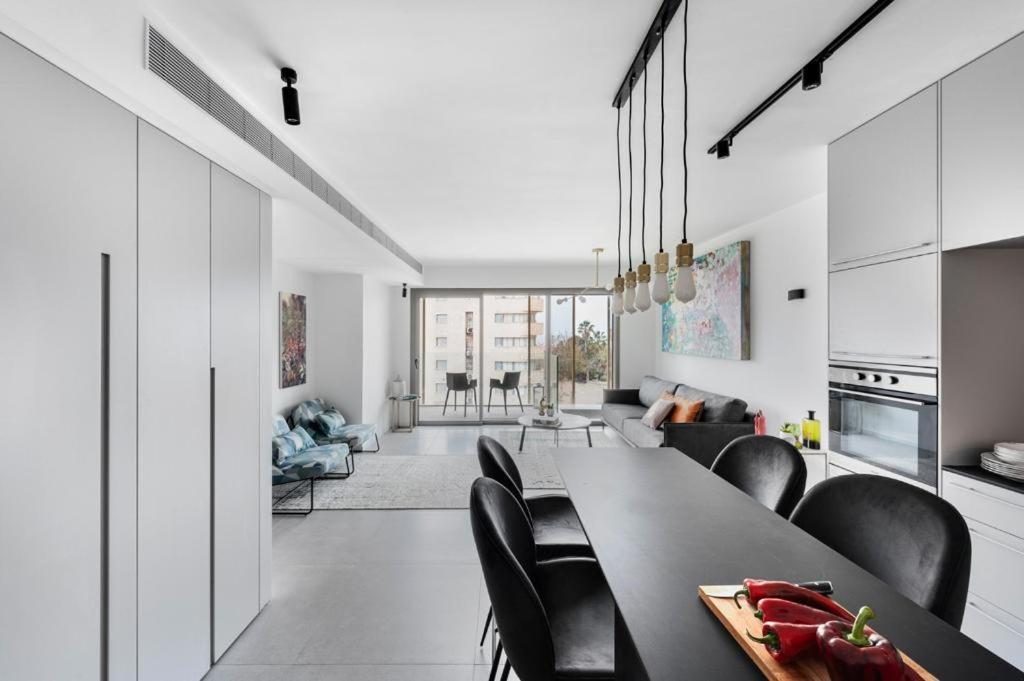 Yefet - By Beach Apartments Tlv Tel Aviv Exterior photo